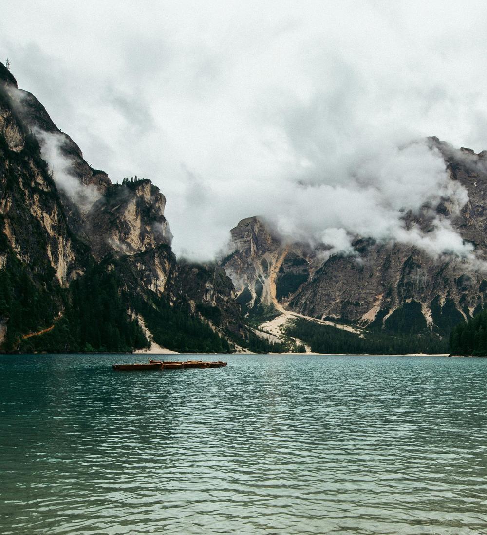 Background for 4 (4 January)