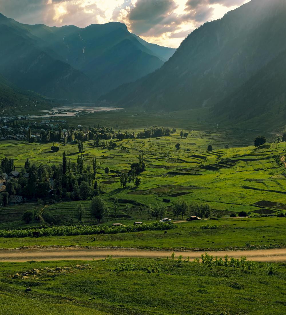 Background for 104 (14 April)