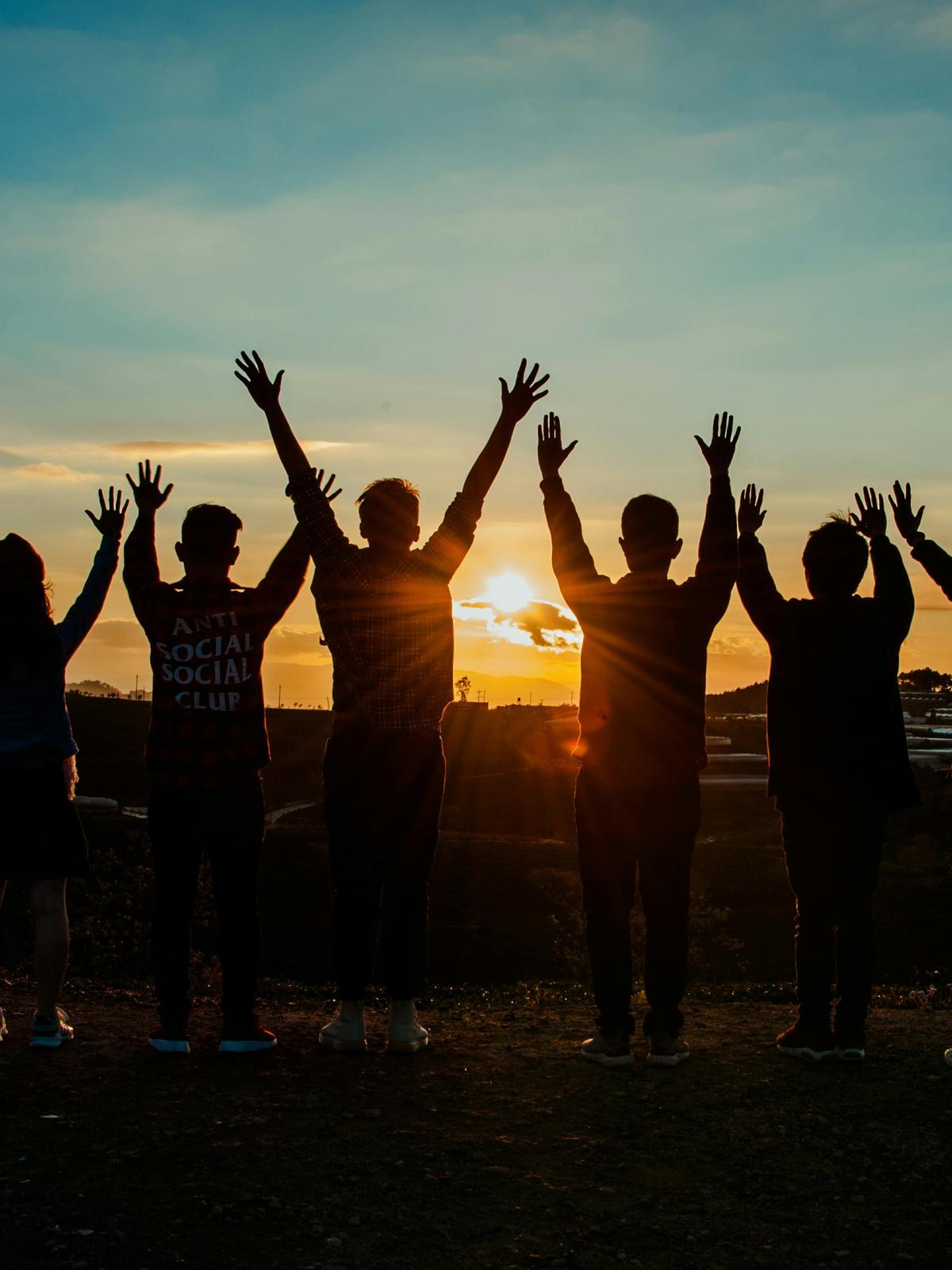 Background for 100 (10 April)