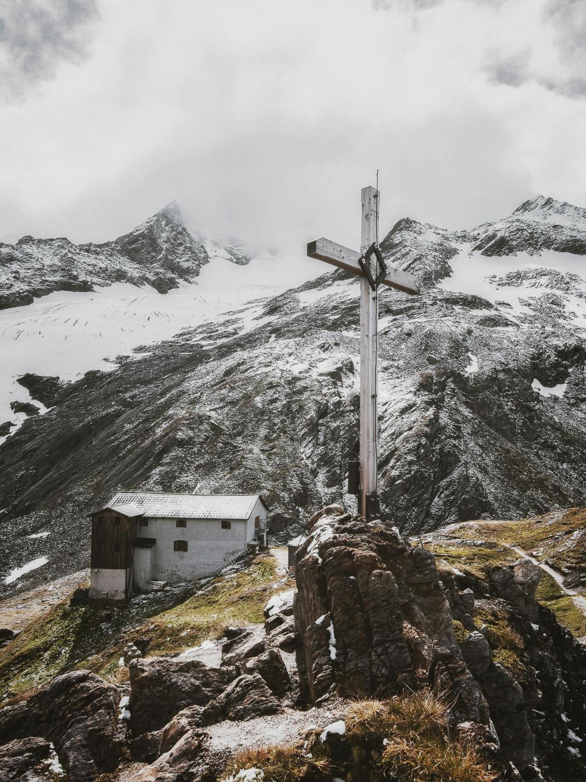 Background for 115 (25 April)