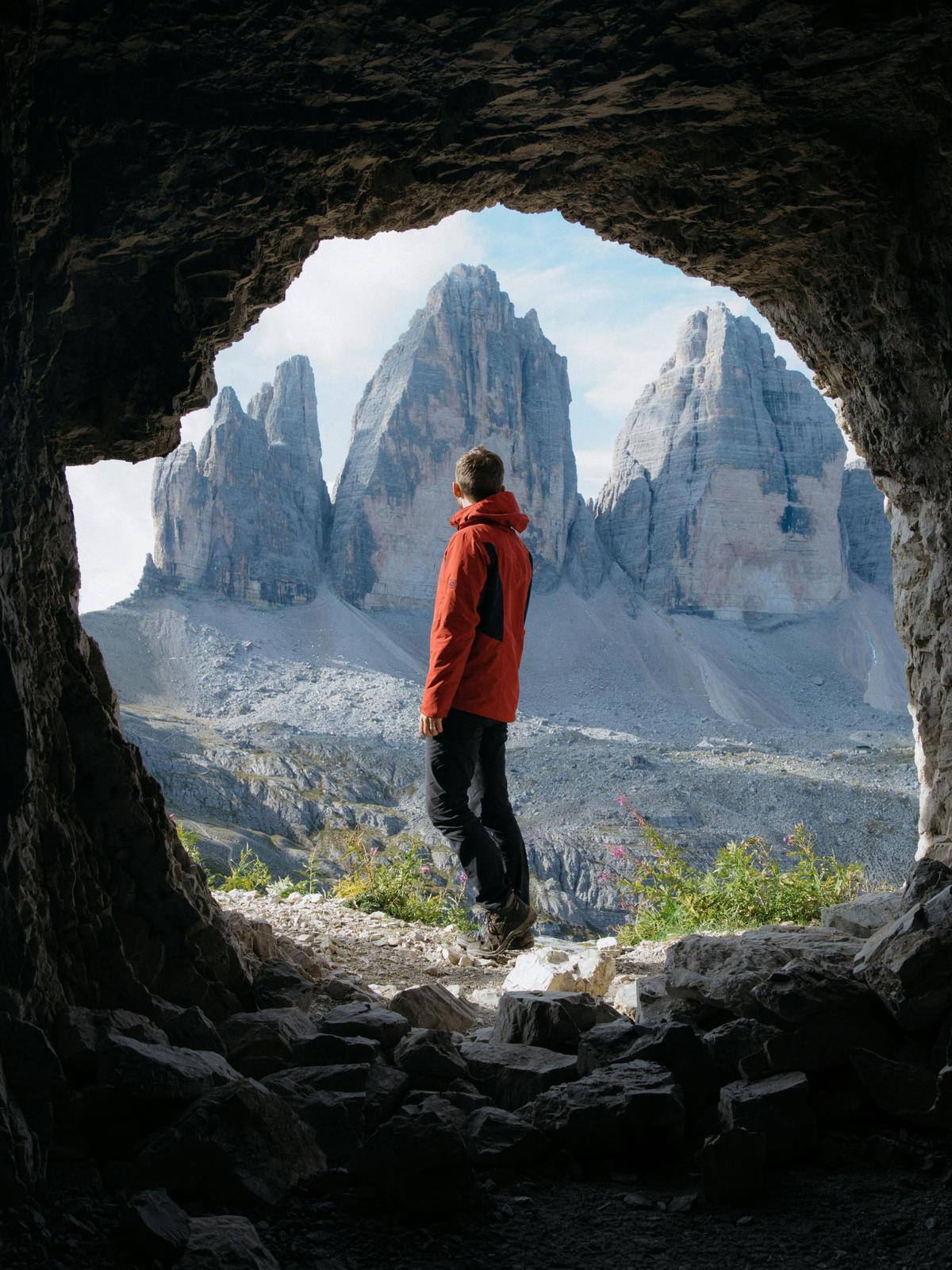 Background for 338 (4 December)