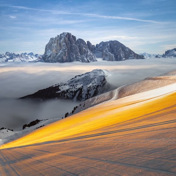 Thumbnail for A Dynamic Entrance