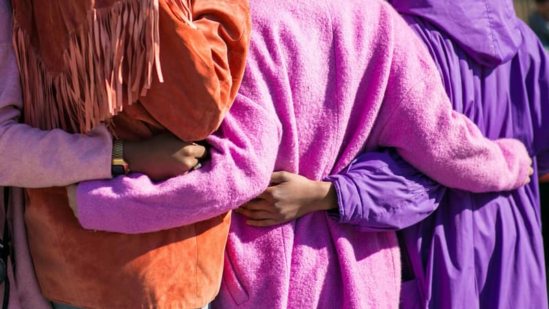 परमेश्वर की सामर्थ्य का संचार करना - हाथों का रखा जाना